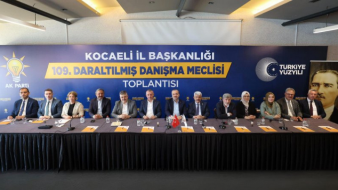 AK Parti'de Daraltılmış İl Danışma Toplantısı yapıldı