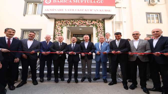 Akminare Yatılı Kız Kuran Kursu açılışına katılan Büyükakın;  Güzel gönüllü insanlar güzel hizmetlere vesile olur