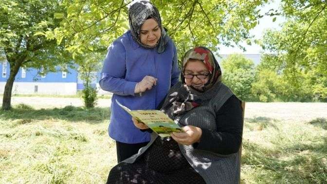 Başiskele’de Havva Teyze 70 Yaşında Okuma Yazma Öğreniyor