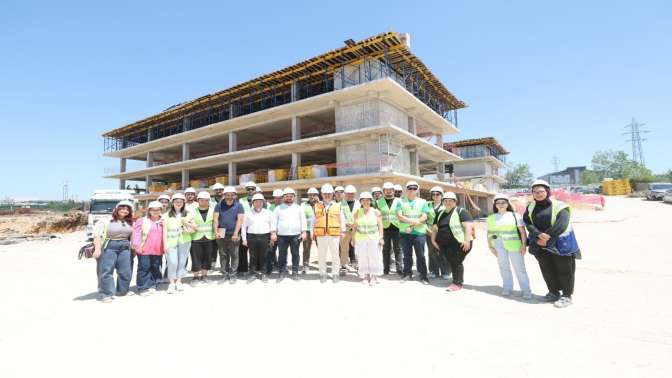 Başkan Çiftçi, geleceğin mühendislerine spor lisesini anlattı