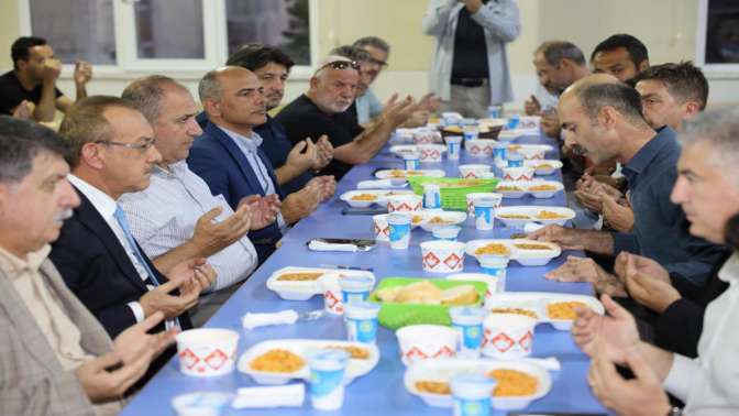 Başkan Söğüt canlarla buluştu, iftar yaptı