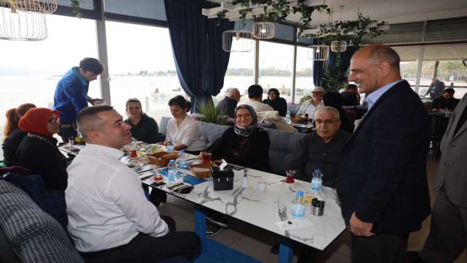 Başkan Söğüt vatandaşlarla sürekli bir arada