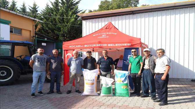 Büyükşehir, 100 bin dekar tarla arazisini destekledi