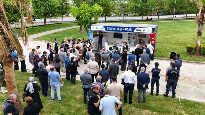Büyükşehir bu kez Kandıra halkına afet bilinci aşıladı; Olası afetlere karşı hazırlıklar sürüyor