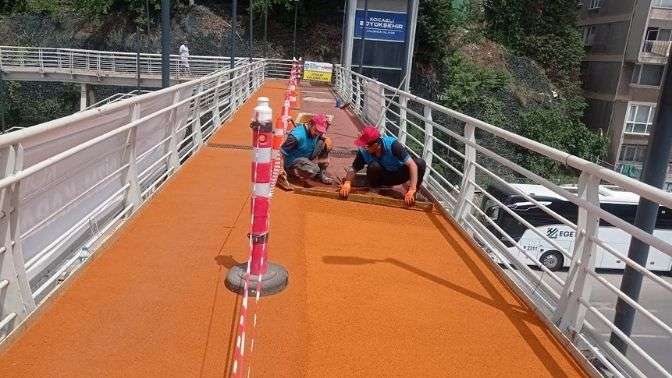 Büyükşehir’den üst geçitlere hassas dokunuş