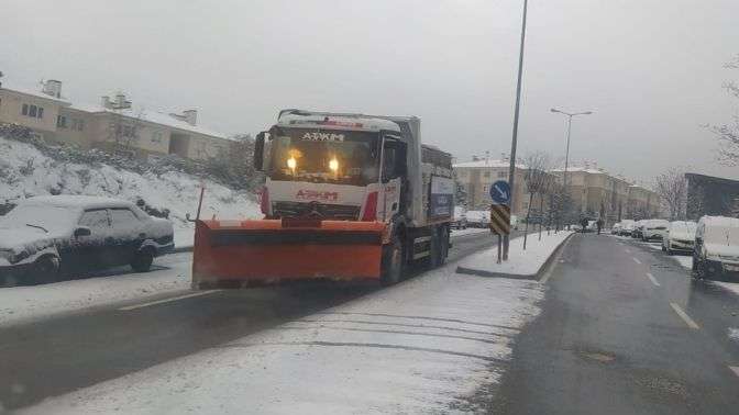 Büyükşehir’in kar mesaisi canla başla sürüyor; Kocaeli’de yollar açık, ulaşımda aksama yok