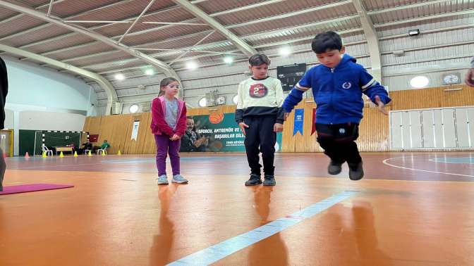 Büyükşehir Spor Okulları öğrencileri testten geçti