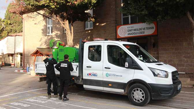 Büyükşehir, yarıyılda 890 okulu ilaçladı