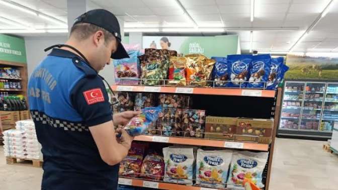 Büyükşehir zabıtası güvenli bir bayram için sahada
