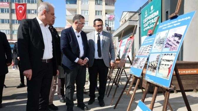 “Deprem Fotoğrafları Sergisi” Derince’de Açıldı