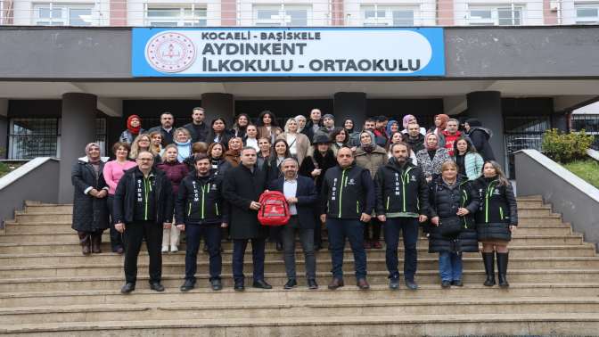 Deprem Haftası’nda öğrenciler olası afetlere karşı deneyim kazandı; Büyükşehir, öğrencilere afet bilinci aşılıyor