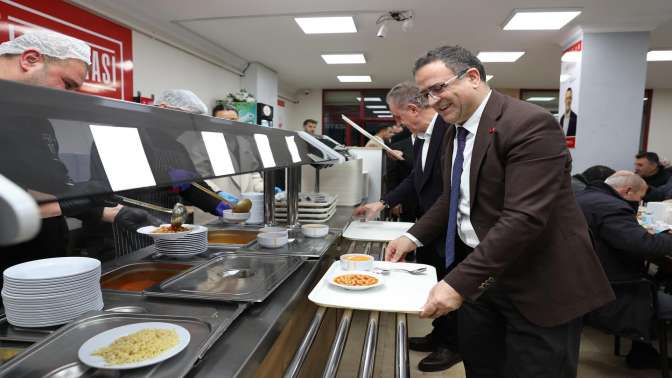 Derince Kent Lokantası’nda Gönül Sofraları Kuruluyor