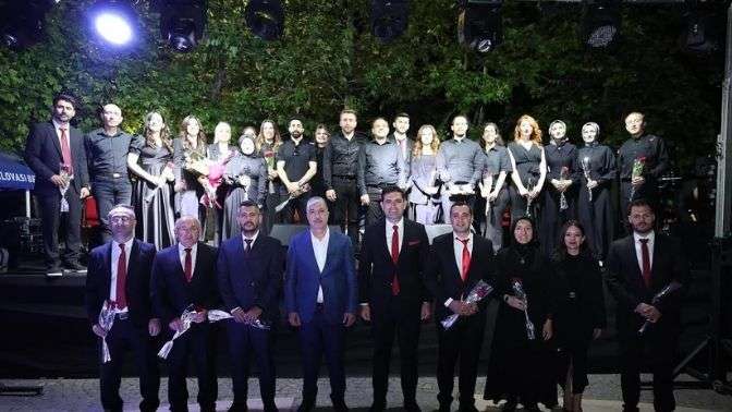 Dilovası Öğretmenler Korosu’ndan Unutulmaz Türkü Gecesi