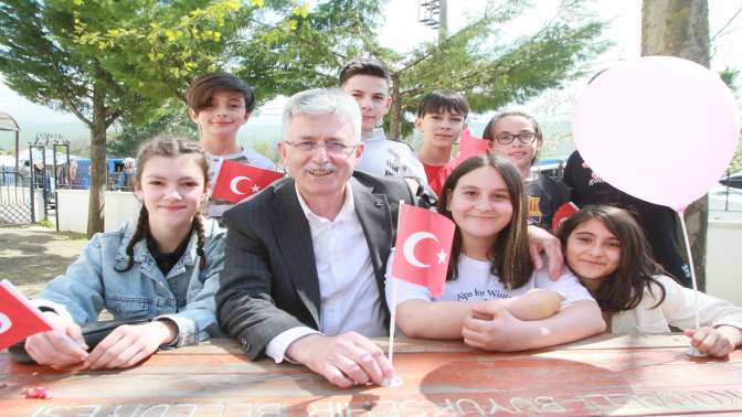 Ellibeş, köylerde vatandaşlarla kucaklaştı