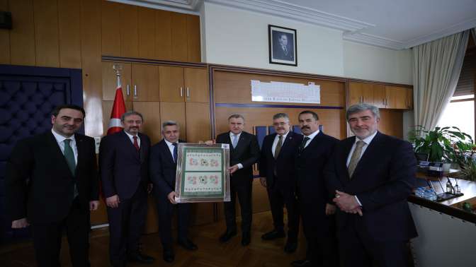 Erol Ölmez’ den Gençlik ve Spor Bakanı Osman Aşkın Bak’ a Mecliste Ziyaret: Kandıra İçin Önemli Kazanımlar Sağlandı