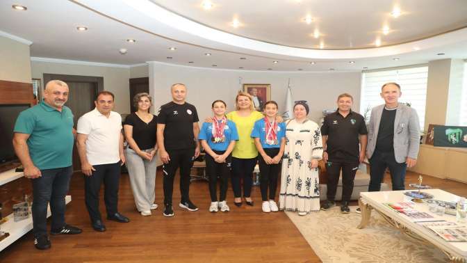 Fatma Başkan, İzmit’in gururu olan genç cimnastikçileri tebrik etti