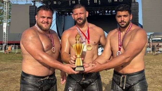 Gölcük Belediyespor Pehlivanları Başarıya Doymuyor