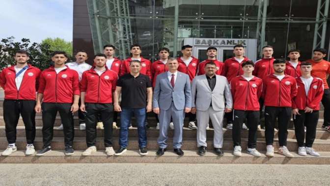 GÖLCÜK BELEDİYESPOR VOLEYBOL TAKIMIMININ HEDEFİ TÜRKİYE ŞAMPİYONASI
