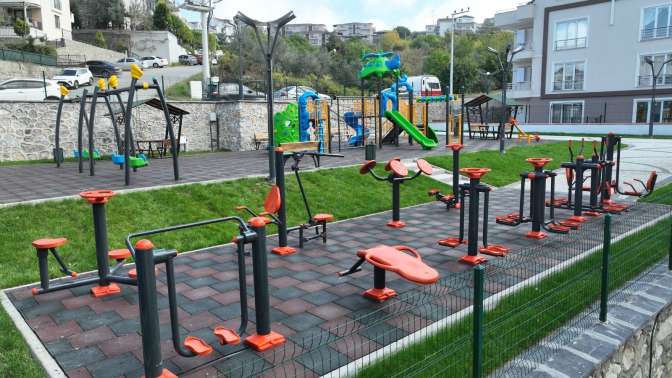 Gölcükte çocukları mutlu eden parkların sayısı artıyor!