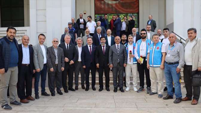 Hacı uğurlamasında siyasi buluşma