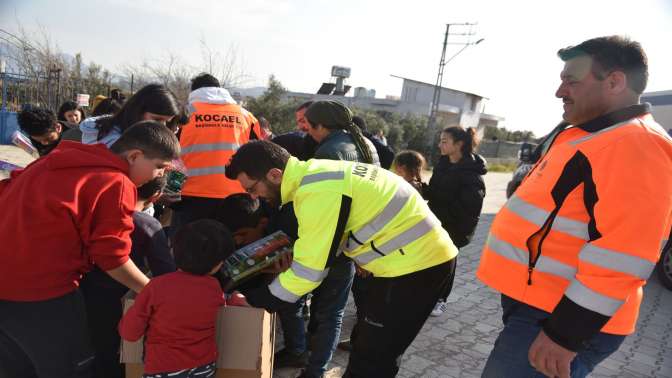 Hatay’da Çocukların Gönüllerine Dokunuluyor