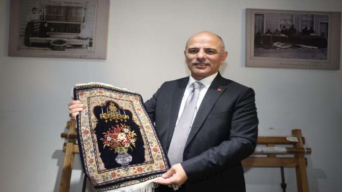 Hereke Halı Atölyesinde ilk halılar üretildi