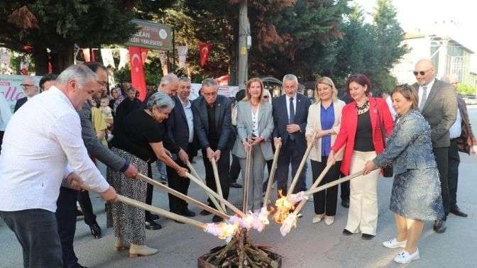 Hıdırellez coşkusu İzmit’i sardı, bahar türkülerle geldi