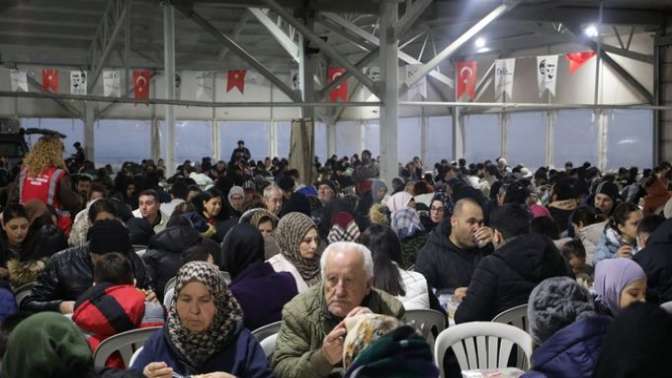 Hürriyet, Halk İftarında Ayazmalı vatandaşlarla buluştu