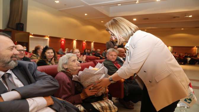 İzmit Belediyesi, Ata’nın İzmit’ten son kez uğurlanışını belgesel gösterimiyle andı