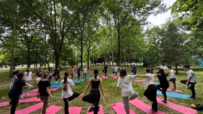 İzmit Belediyesi Çınar Akademi LGS Öğrencileri sınav stresini Mindfulness ile attı