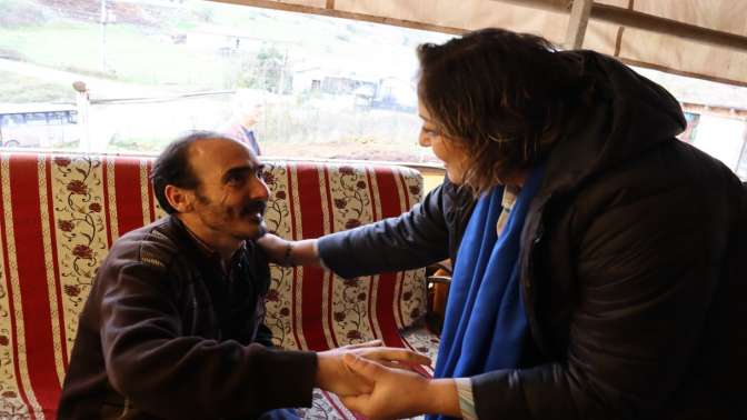 İzmit Belediyesi mahalledeki ihtiyaçları yerinde tespite devam ediyor