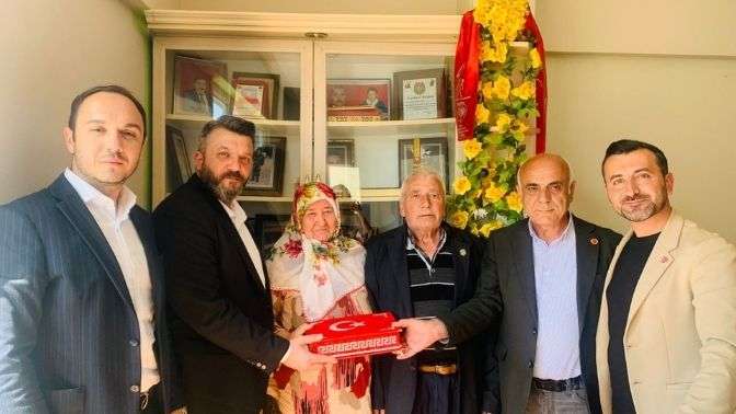 İzmit Belediyesi şehit ailelerini yalnız bırakmıyor