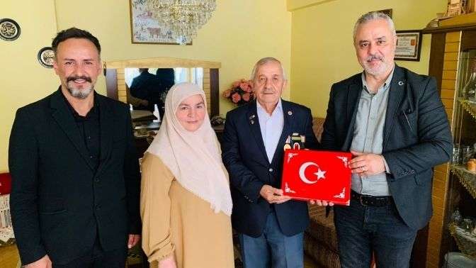 İzmit Belediyesinden Derince’deki Kıbrıs Gazilerine vefa ziyareti