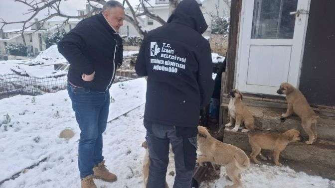 İzmit Belediyesinden soğuk günlerde sıcak destek