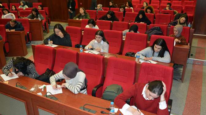 İzmit Belediyesinin sınavında 62 kişi ter döktü