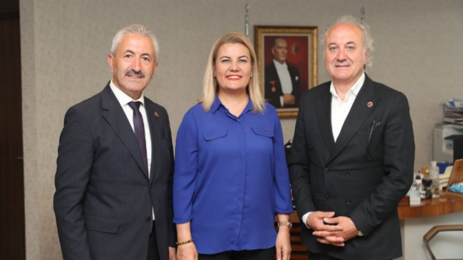 İzmit Belediyesinin yeni başkan yardımcıları Erdem Arcan ve Celal Hülür oldu