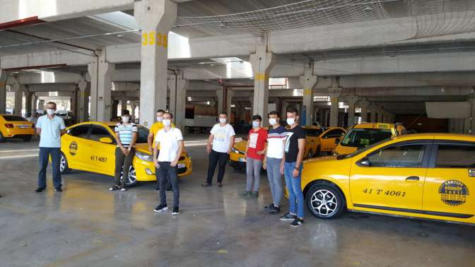 İzmit koronavirüse karşı tüm taksilerin arınma üssü oldu