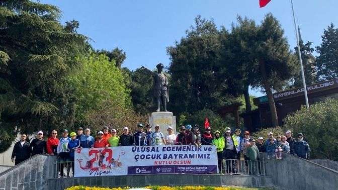 İzmit’te 23 Nisan coşkusu bisiklet turu ile başladı