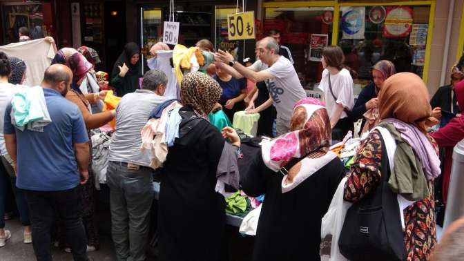 İzmitte bayram alışverişi yoğunluğu