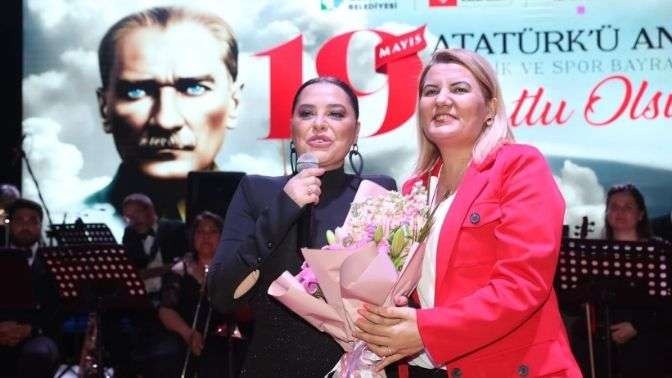 Kapanca Sokak’ta 19 Mayıs coşkusu Reyhan Karaca konseriyle taçlandı