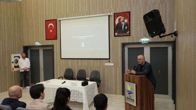 Karamürsel Belediyesinden Meclis Üyelerine Kentsel Dönüşüm Eğitimi