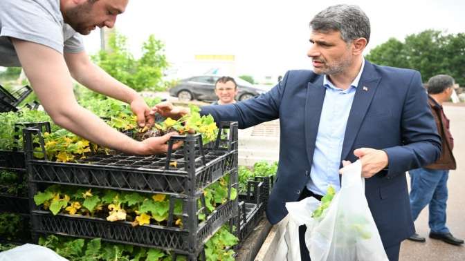 Kartepe’de 60 bin fide daha toprakla buluştu