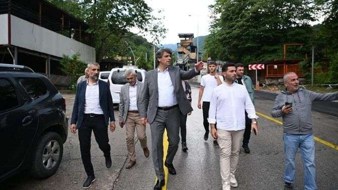 Kartepe’de Asfalt Çalışmaları Devam Ediyor