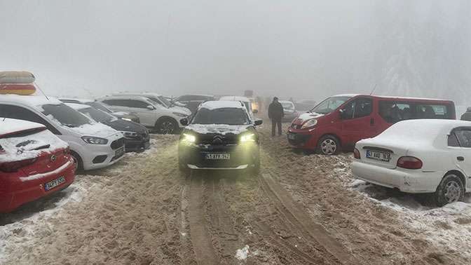 Kartepe Kayak Merkezi’nde hafta sonu yoğunluğu