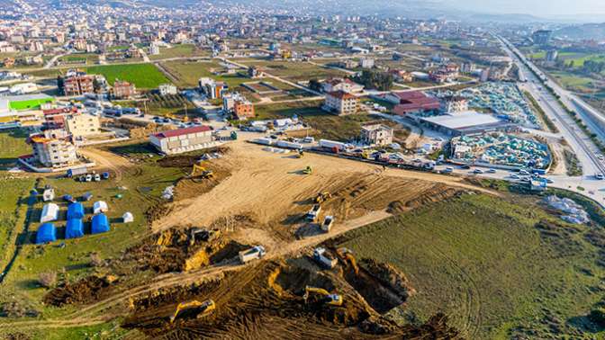 Kocaeli Büyükşehir ile AFAD’dan Hatay Defne’ye çadır kent