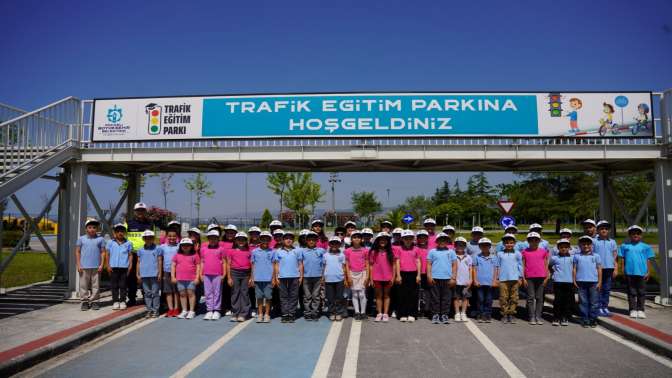 Kocaeli’nde trafik bilinci küçük yaşta başlıyor; Büyükşehir’in Trafik Eğitim Parkı’na yoğun ilgi