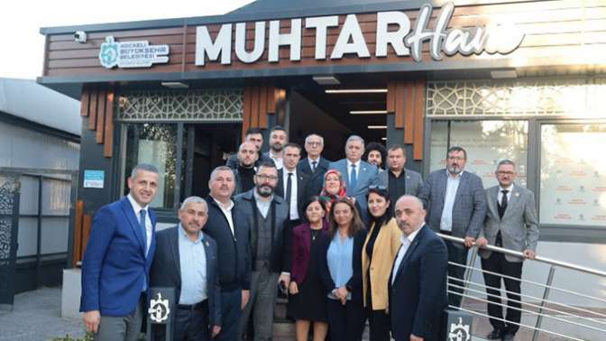 Kocaelili muhtarlardan okul kampanyasına destek