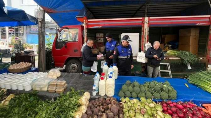 Körfez zabıtası pazar denetimlerini sürdürüyor