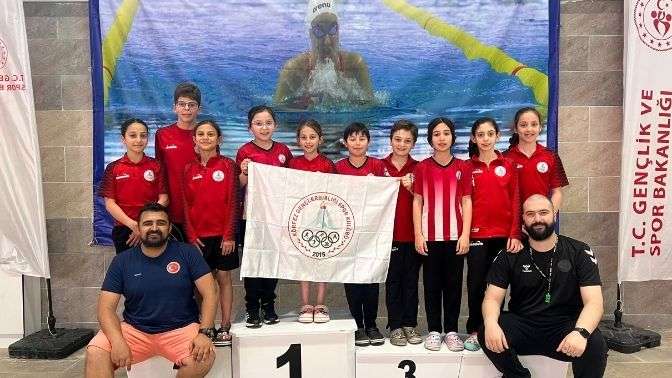 Körfezli yüzücüler Gaziantep’ten 18 madalya ile döndü