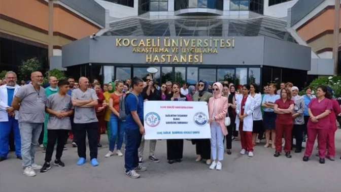 KOÜ sağlık çalışanlarının servis isyanı